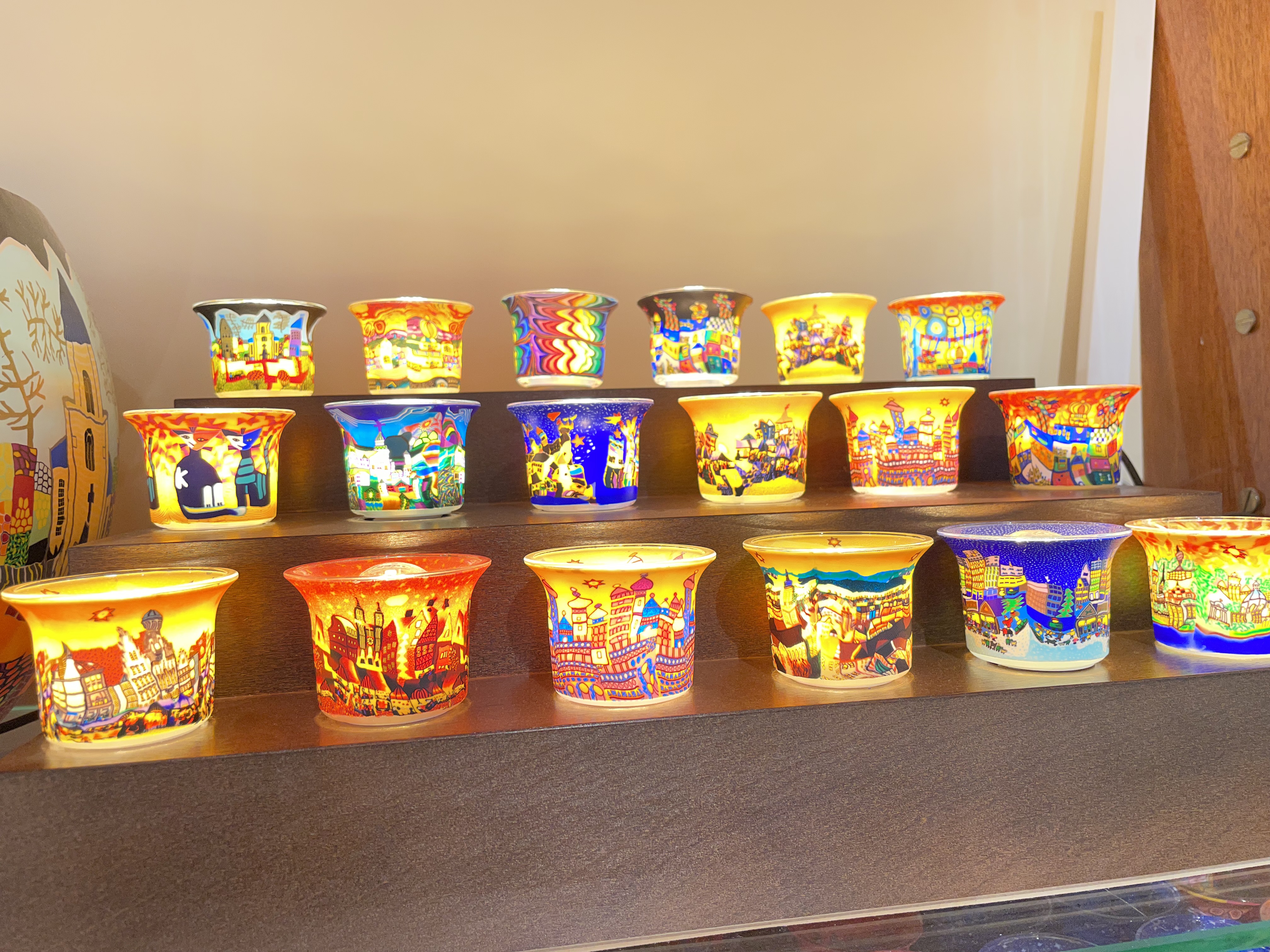 Kraków ceramic mugs illuminated from inside